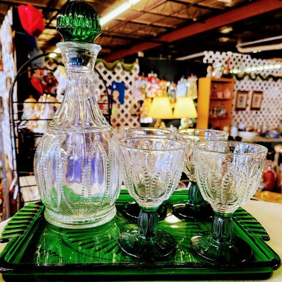 Vintage AVON Decanter with Glasses and Tray - Picture 3 of 4